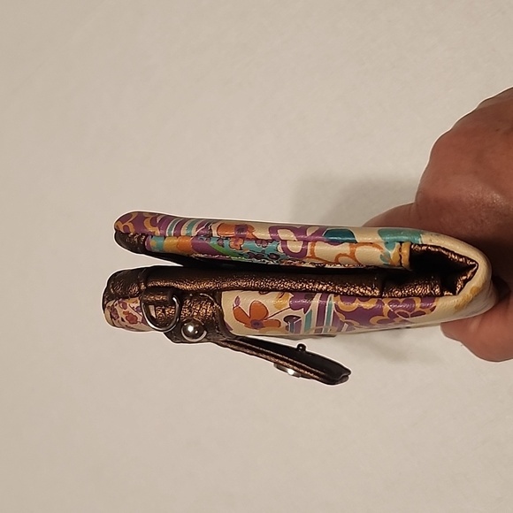 Relic Multicolor Vegan Leather Floral Wallet - Picture 8 of 16